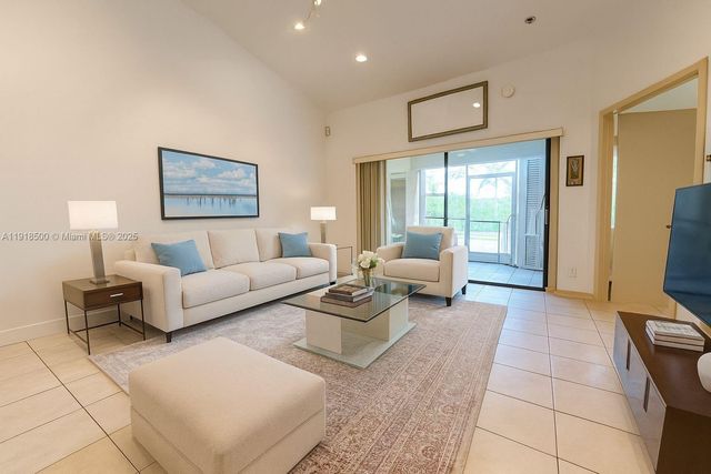 8449 NW 78th Ct, Tamarac, FL 33321