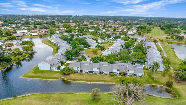 8449 NW 78th Ct, Tamarac, FL 33321