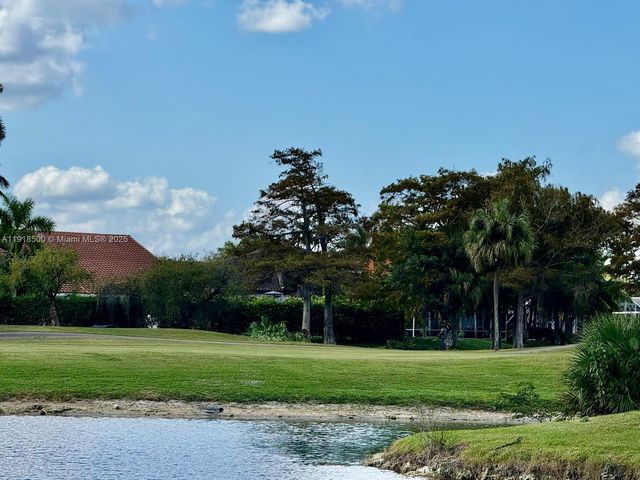 8449 NW 78th Ct, Tamarac, FL 33321