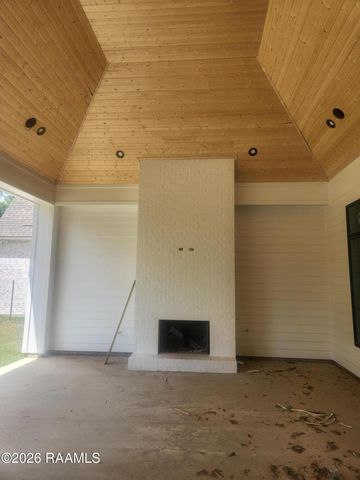 105 Leaning Oak Drive, Lafayette, LA 70508