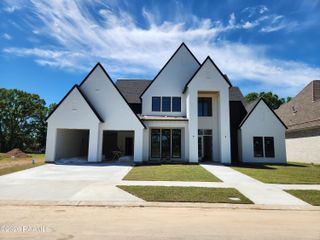 105 Leaning Oak Drive, Lafayette, LA 70508