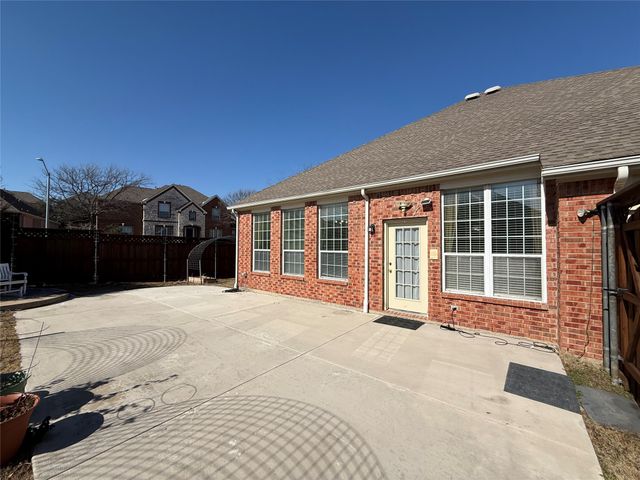 1020 Thorncliff Trail, Irving, TX 75063