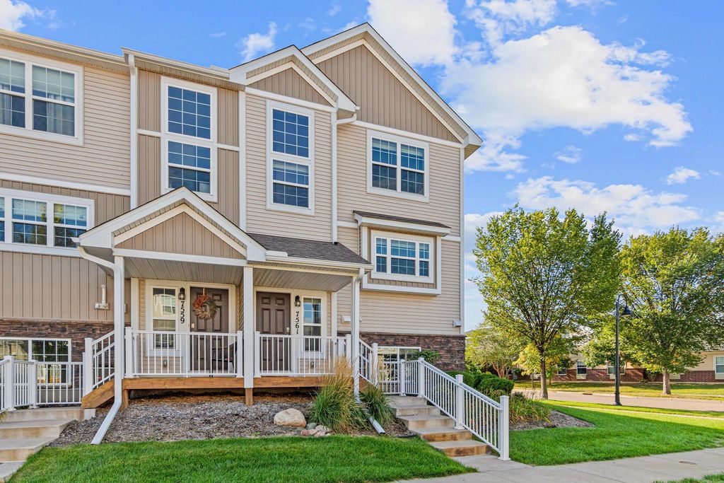 7561 Woods Edge Boulevard, Circle Pines, MN 55014 — photo 2