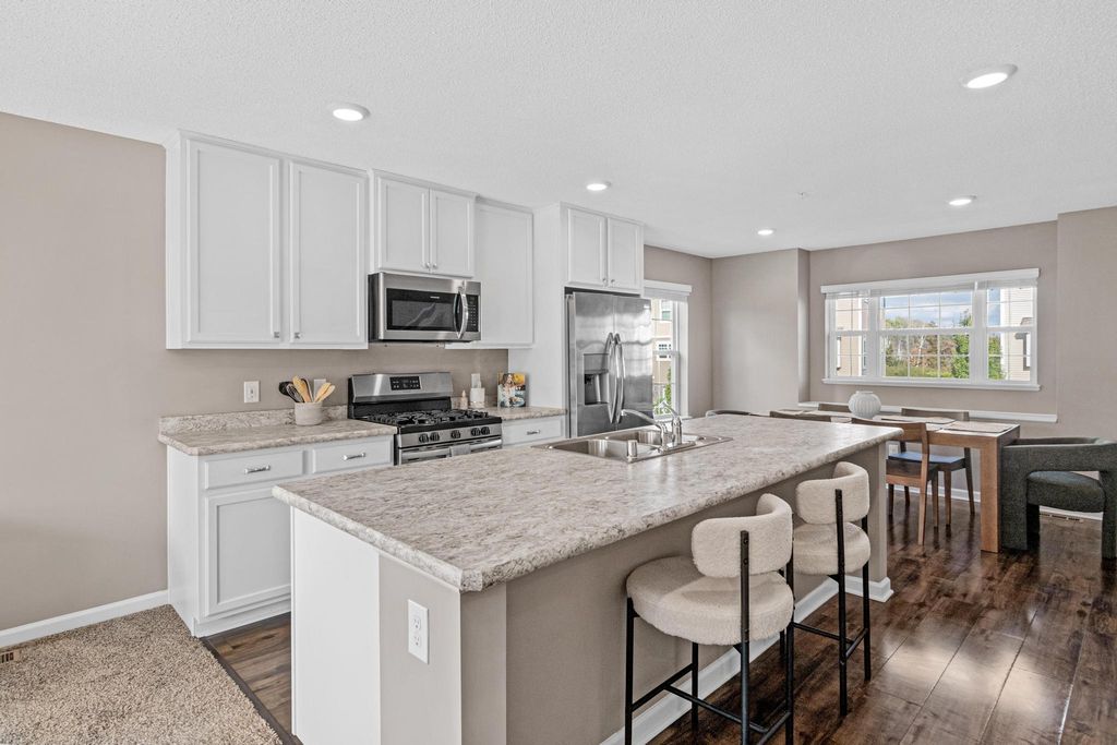 7561 Woods Edge Boulevard, Circle Pines, MN 55014 — photo 3