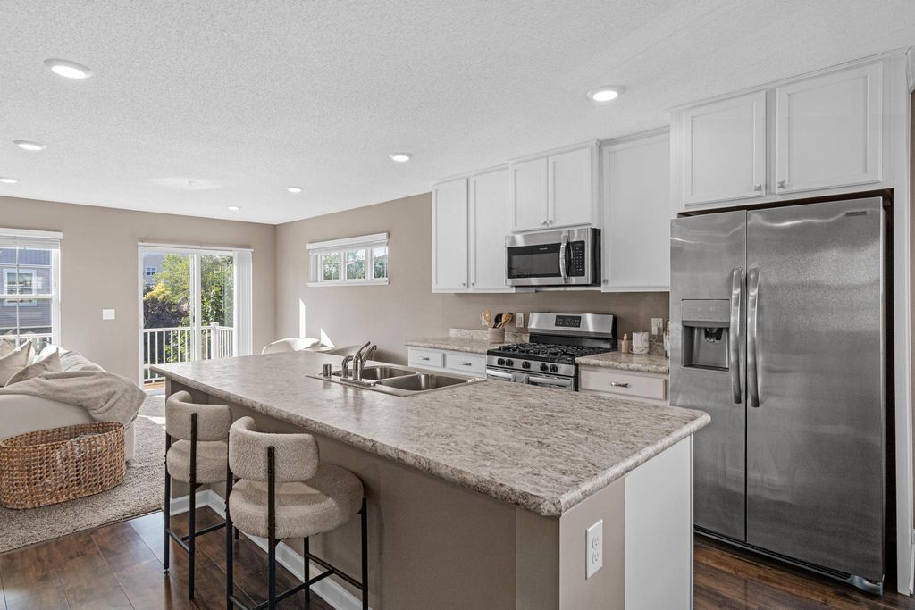 7561 Woods Edge Boulevard, Circle Pines, MN 55014 — photo 5