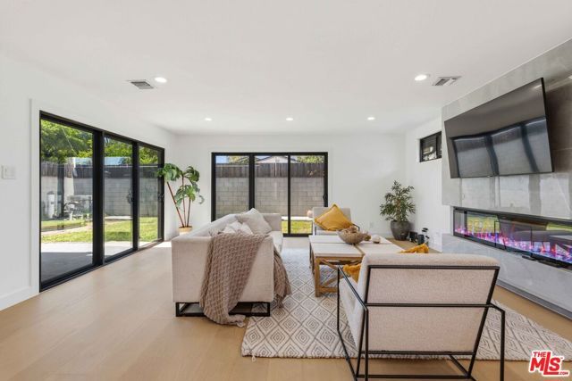5253 Buffalo Avenue, Sherman Oaks, CA 91401