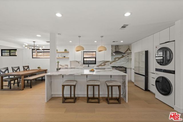 5253 Buffalo Avenue, Sherman Oaks, CA 91401