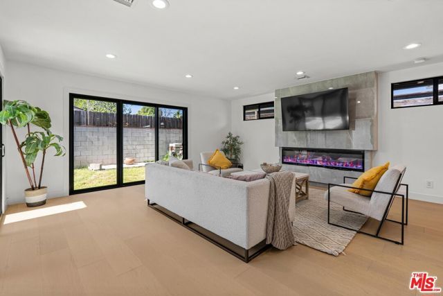 5253 Buffalo Avenue, Sherman Oaks, CA 91401