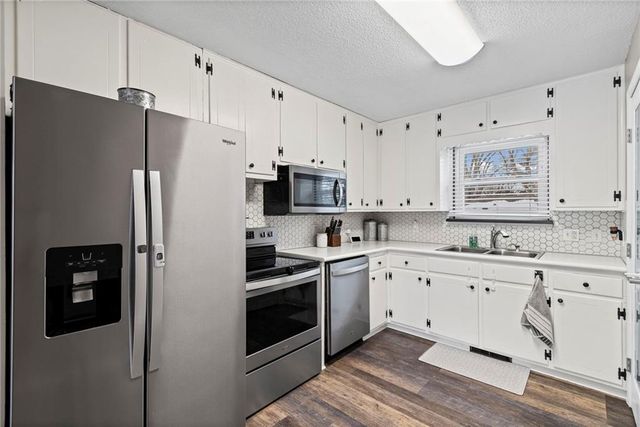 920 SW 14th Street Terrace, Blue Springs, MO 64015