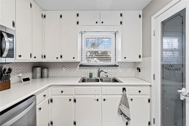 920 SW 14th Street Terrace, Blue Springs, MO 64015