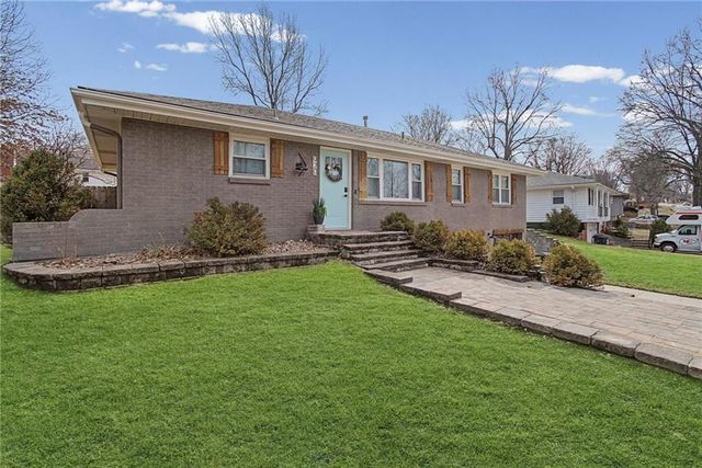 920 SW 14th Street Terrace, Blue Springs, MO 64015