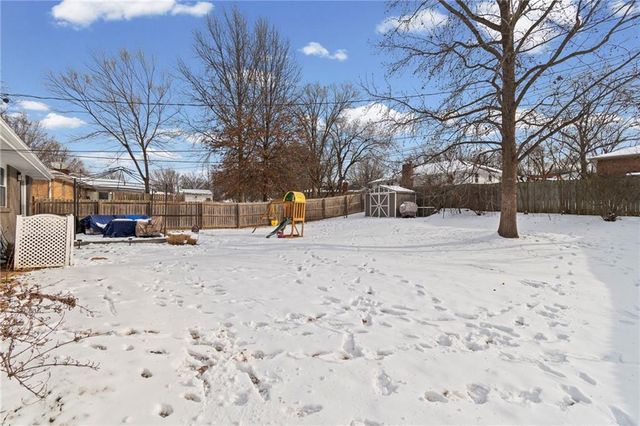 920 SW 14th Street Terrace, Blue Springs, MO 64015