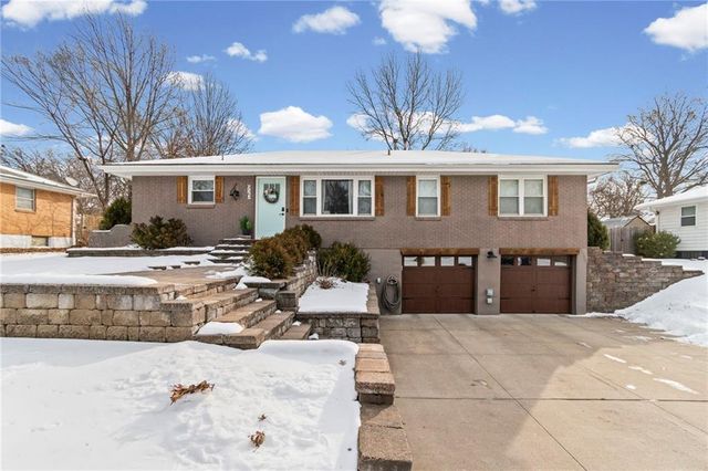 920 SW 14th Street Terrace, Blue Springs, MO 64015