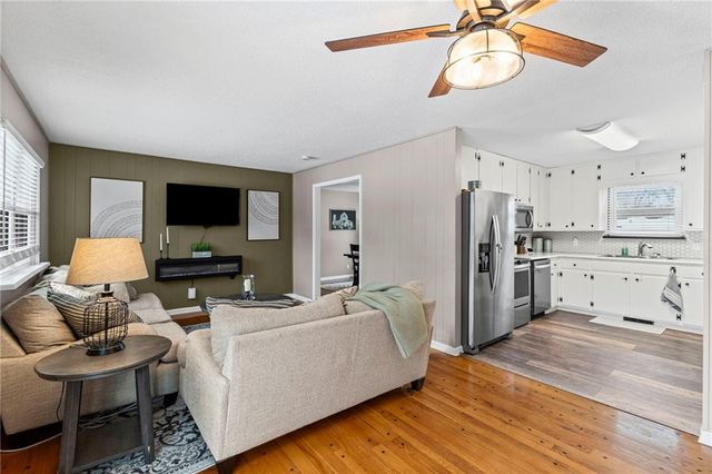 920 SW 14th Street Terrace, Blue Springs, MO 64015