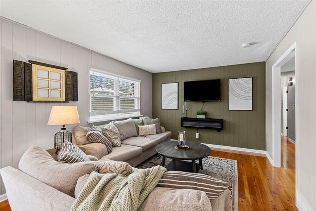 920 SW 14th Street Terrace, Blue Springs, MO 64015