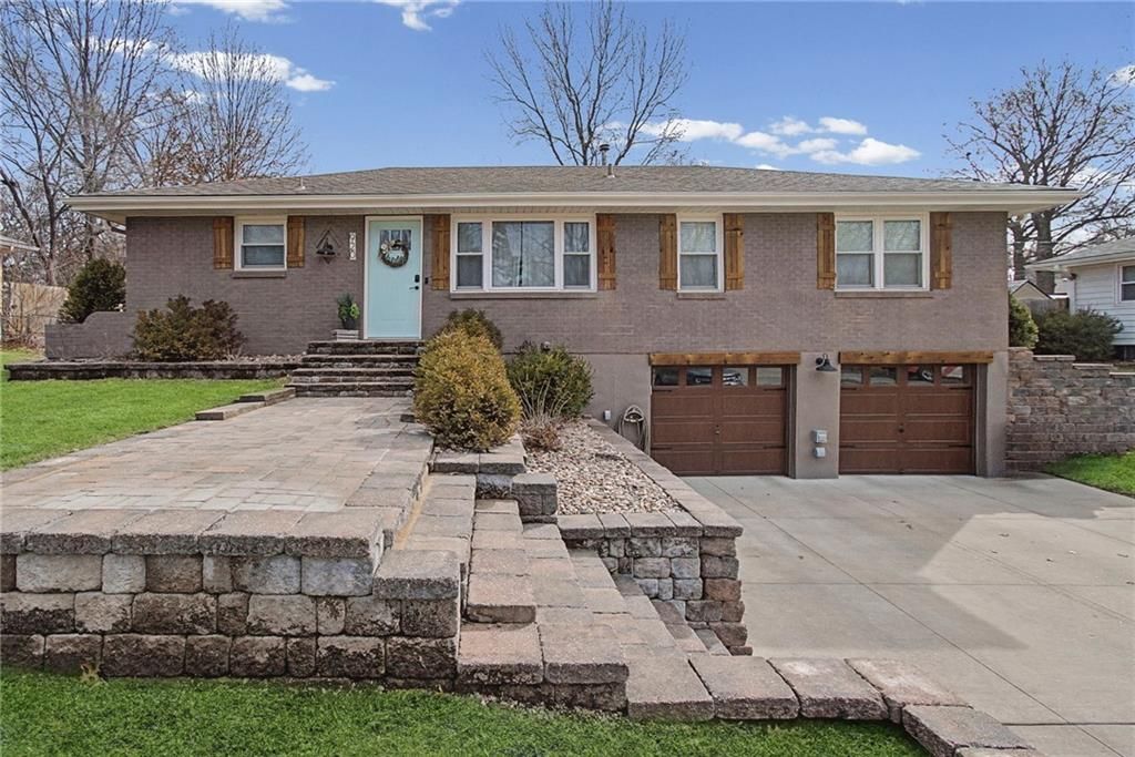 920 SW 14th Street Terrace, Blue Springs, MO 64015