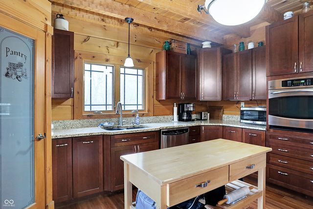 1947 W 1100 N, Knightstown, IN 46148