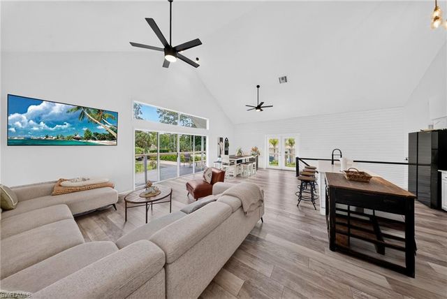 5191 Coral Wood DR, Naples, FL 34119