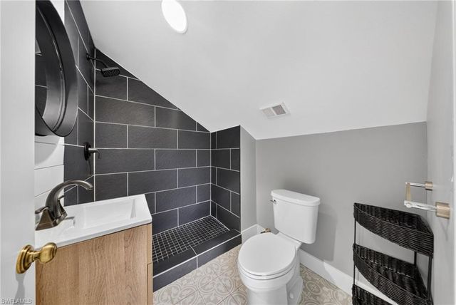 5191 Coral Wood DR, Naples, FL 34119