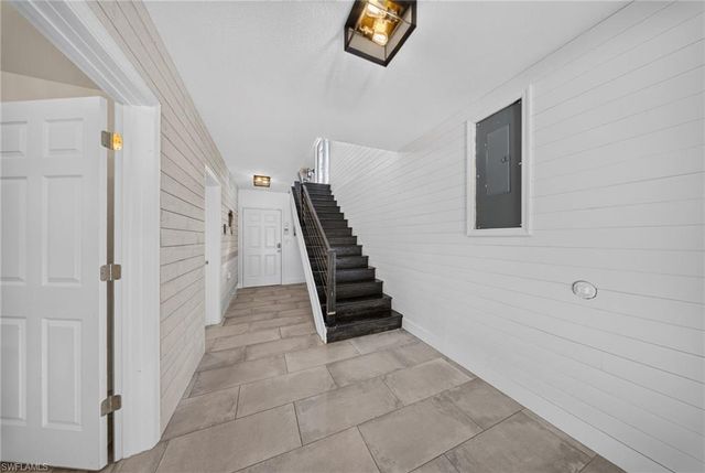 5191 Coral Wood DR, Naples, FL 34119