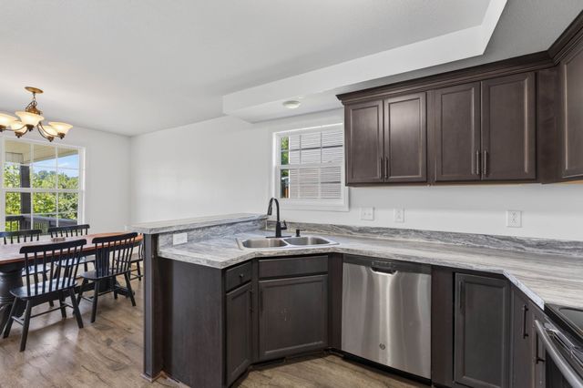 832 Crestone Ln, Clarksville, TN 37042