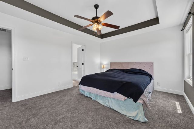 832 Crestone Ln, Clarksville, TN 37042