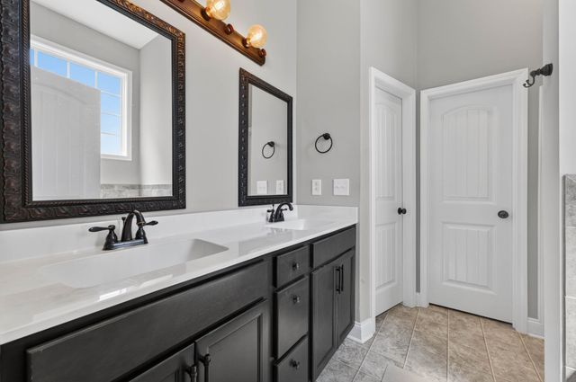 832 Crestone Ln, Clarksville, TN 37042