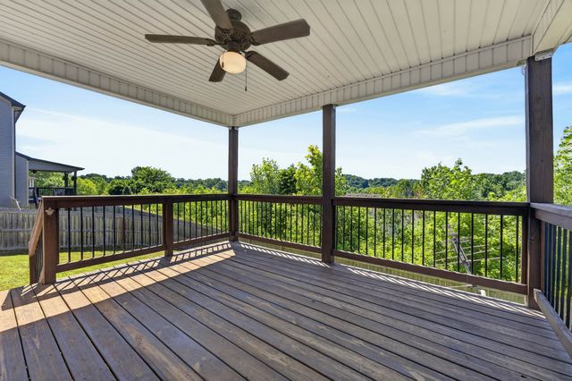 832 Crestone Ln, Clarksville, TN 37042