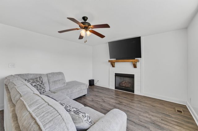 832 Crestone Ln, Clarksville, TN 37042