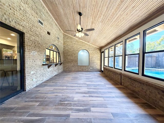 500 S Washington Street, Pilot Point, TX 76258