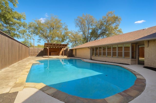 500 S Washington Street, Pilot Point, TX 76258