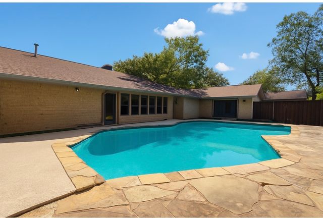 500 S Washington Street, Pilot Point, TX 76258