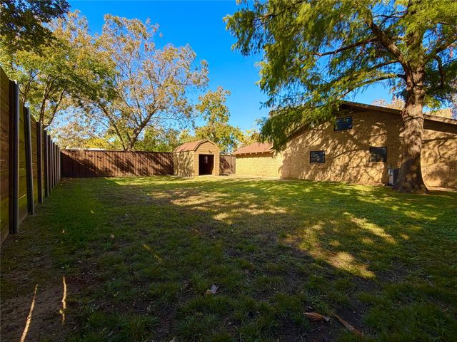 500 S Washington Street, Pilot Point, TX 76258