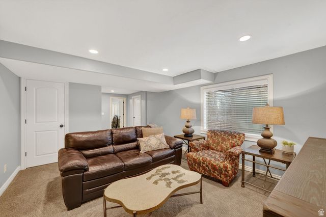 7253 S VIANSA CT, Midvale, UT 84047