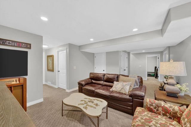 7253 S VIANSA CT, Midvale, UT 84047