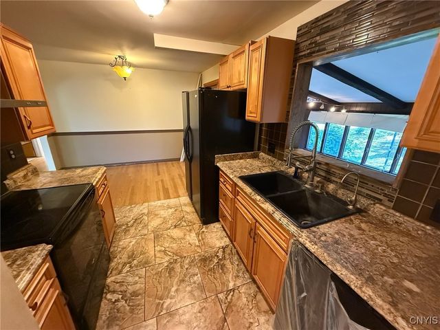 54 Artillery Lane, Lysander, NY 13027