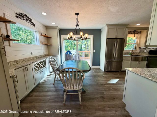 229 Williamsburg Road, Lansing, MI 48917