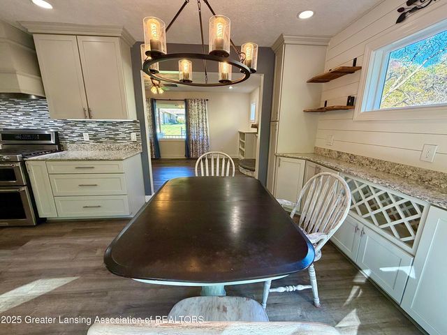 229 Williamsburg Road, Lansing, MI 48917