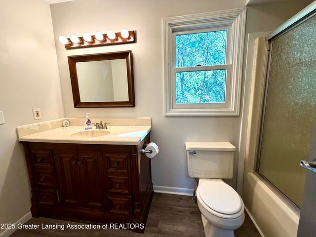 229 Williamsburg Road, Lansing, MI 48917