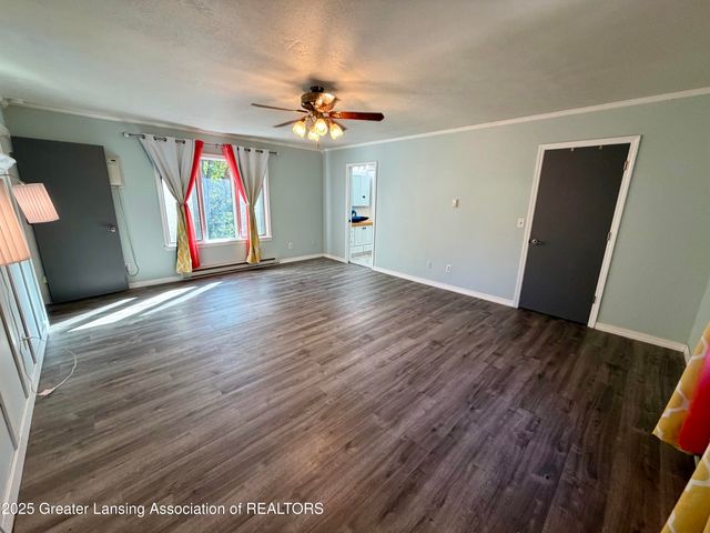 229 Williamsburg Road, Lansing, MI 48917