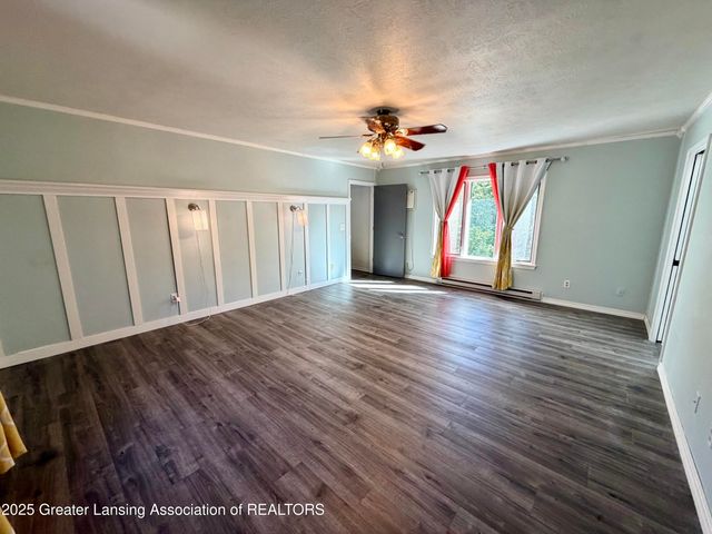 229 Williamsburg Road, Lansing, MI 48917