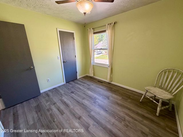 229 Williamsburg Road, Lansing, MI 48917