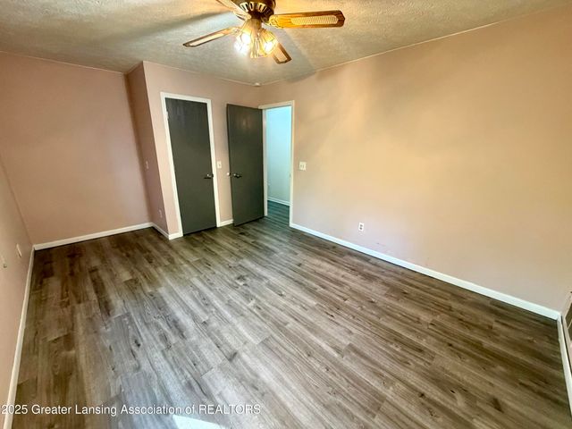 229 Williamsburg Road, Lansing, MI 48917