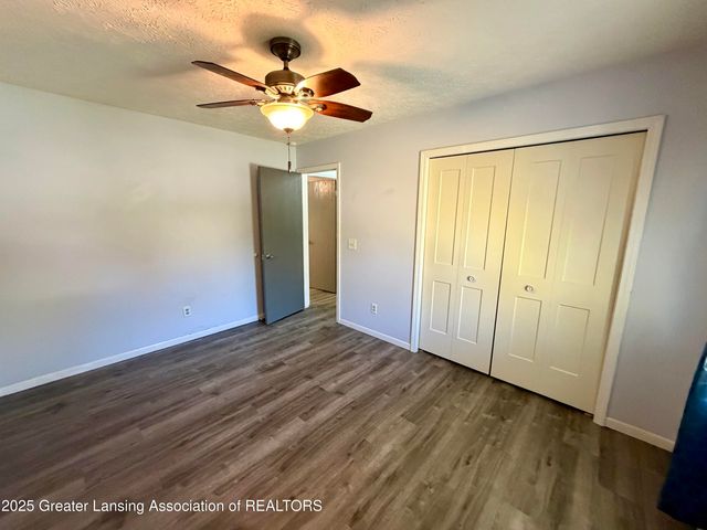 229 Williamsburg Road, Lansing, MI 48917