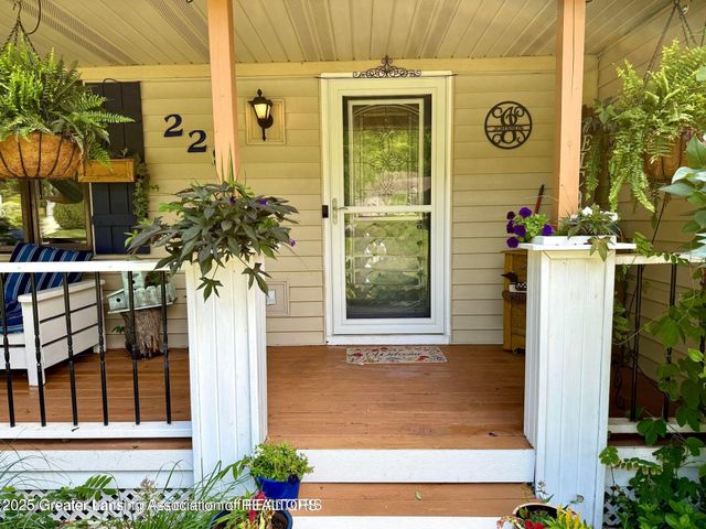 229 Williamsburg Road, Lansing, MI 48917