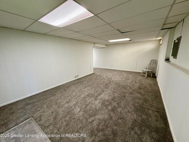 229 Williamsburg Road, Lansing, MI 48917