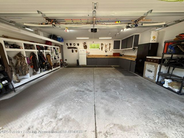 229 Williamsburg Road, Lansing, MI 48917