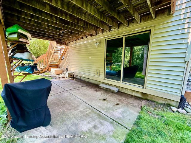 229 Williamsburg Road, Lansing, MI 48917