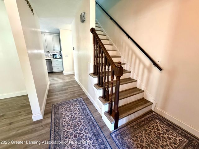 229 Williamsburg Road, Lansing, MI 48917