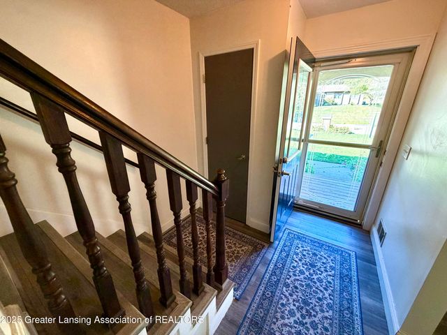 229 Williamsburg Road, Lansing, MI 48917